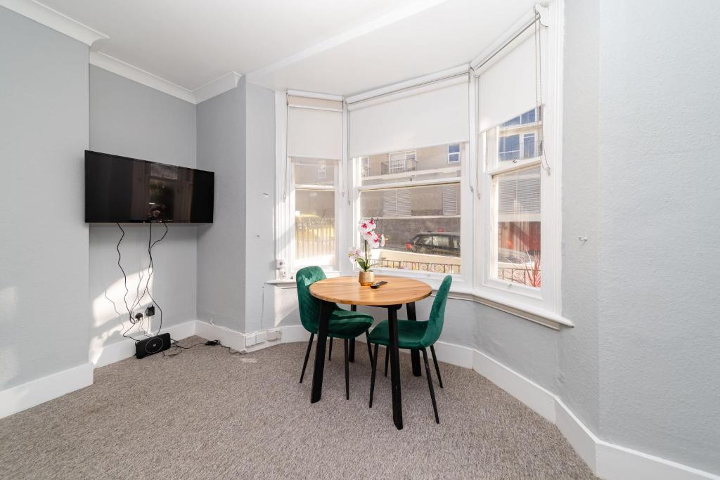 Central One Bedroom Flat Next to Seafront Montp, Brighton & Hove
