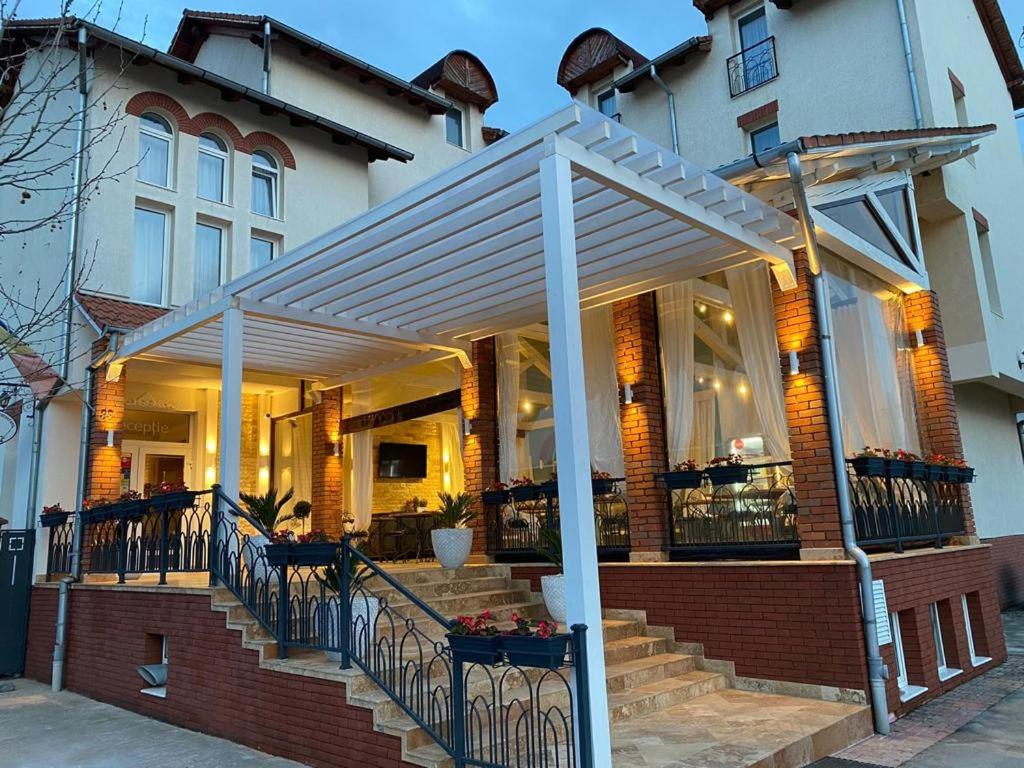 Budova, kde se hotel nachází