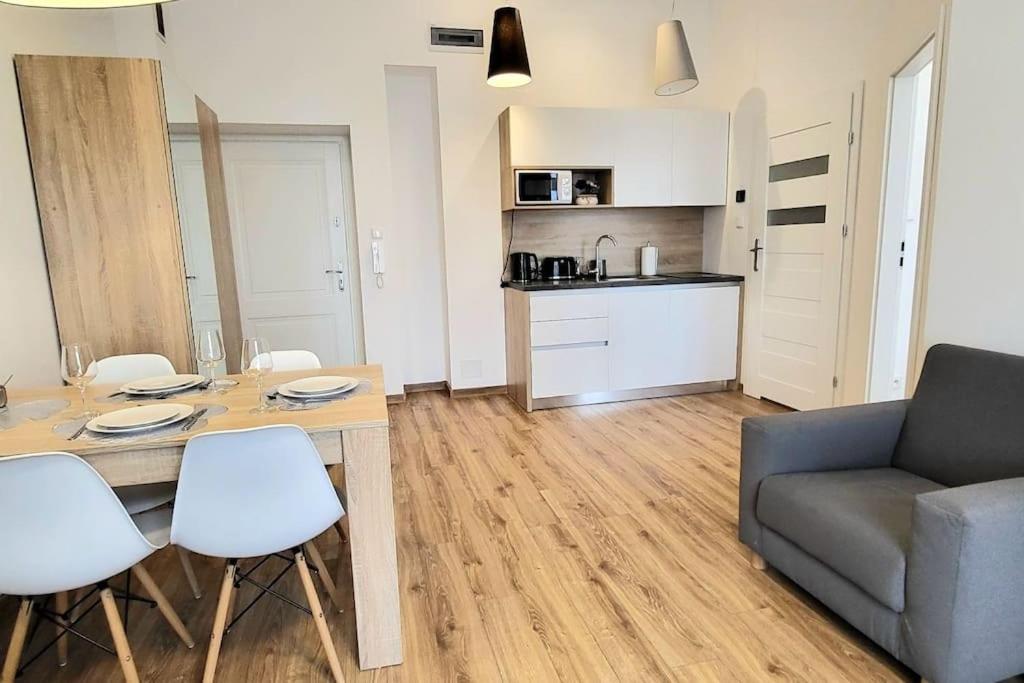 Fotografie z fotogalerie ubytování Modern Silver Apartment 2 rooms Bosacka Old Town v Krakově
