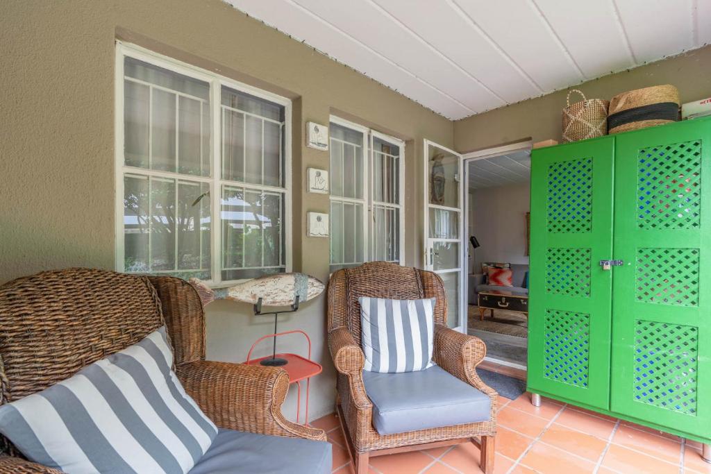 Modern 2 bedroom apartment in vibrant Melville 99, Johannesburg