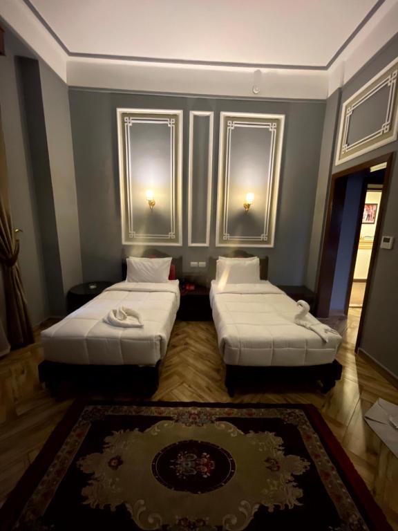 Cosmopolitan hotel - 1