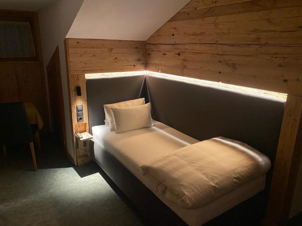 Postel nebo postele na pokoji v ubytování Frühstückspension Türtscher