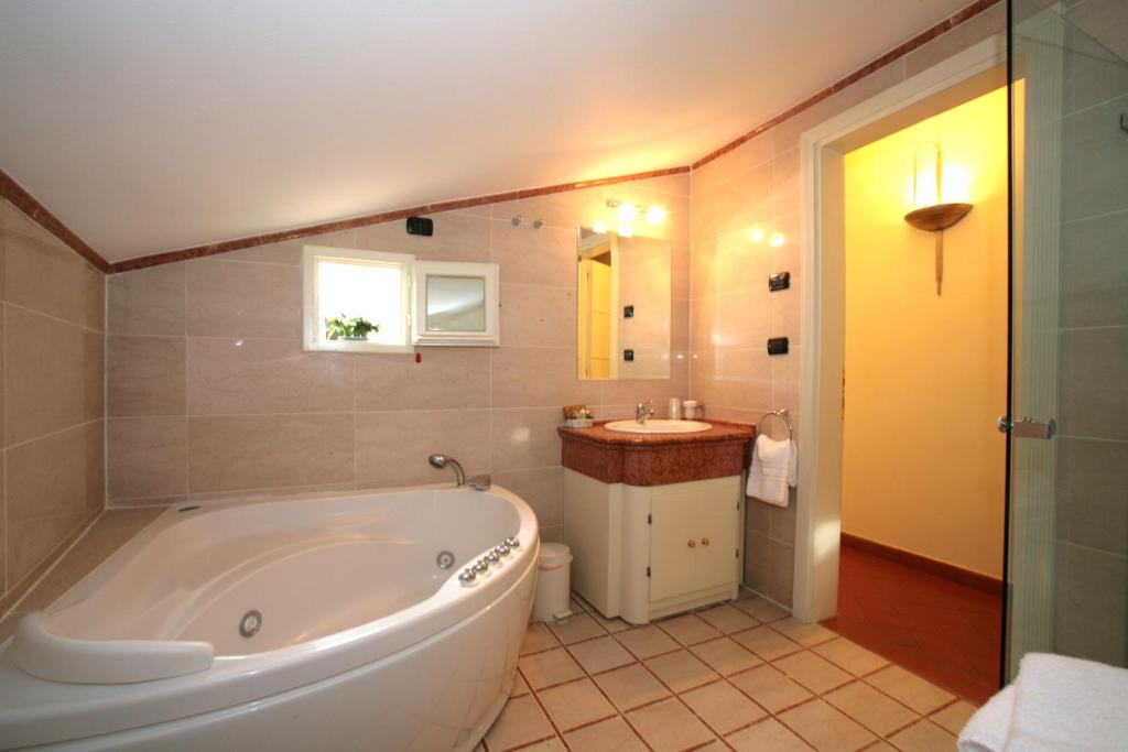 Palazzo Gamba Apartments al Duomo - Resim 27