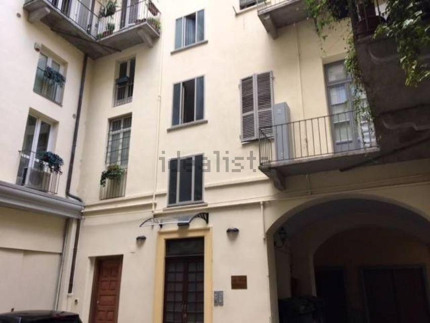 Budynek, w którym mieści się apartament