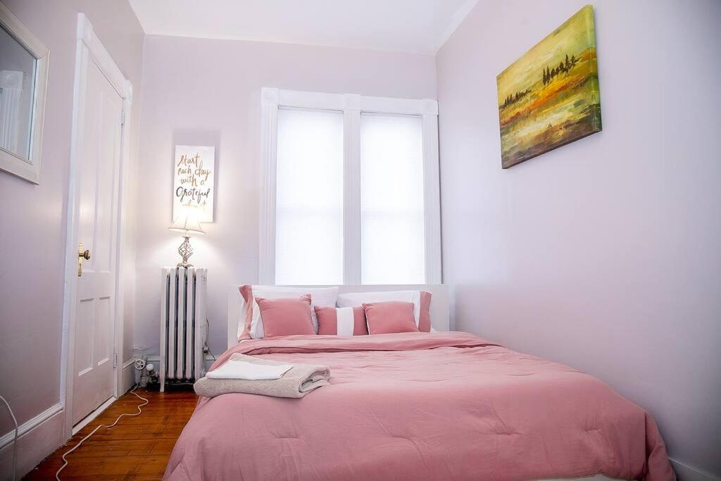 521 Smith Steet LLC - Queen Room