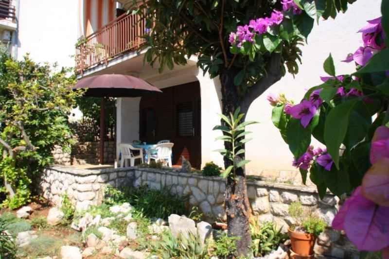 Fotografia z galérie ubytovania Apartments in Dramalj 39246 v Dramalji