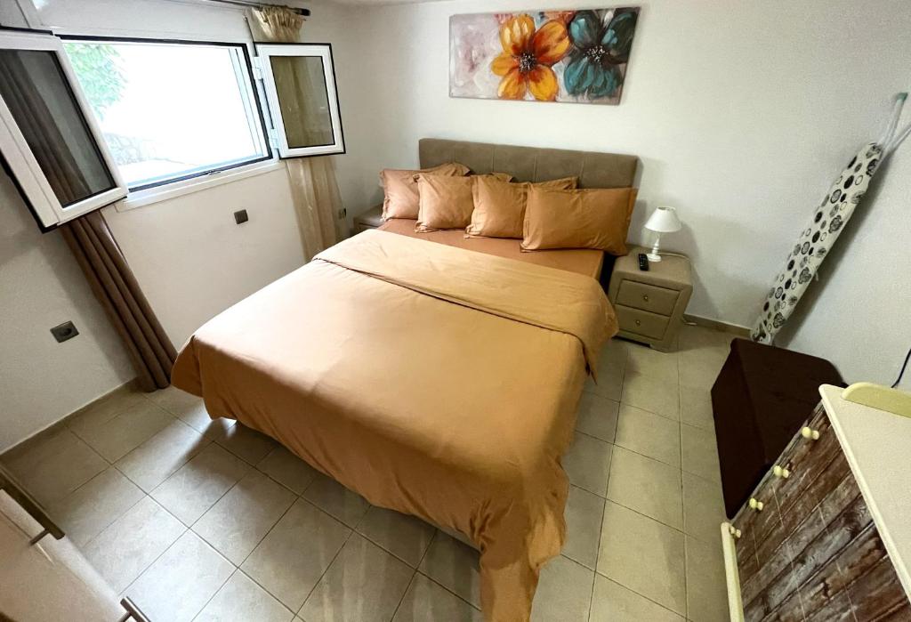 Zdjęcie z galerii obiektu Cozy apartment near sea and airport w mieście Artemida