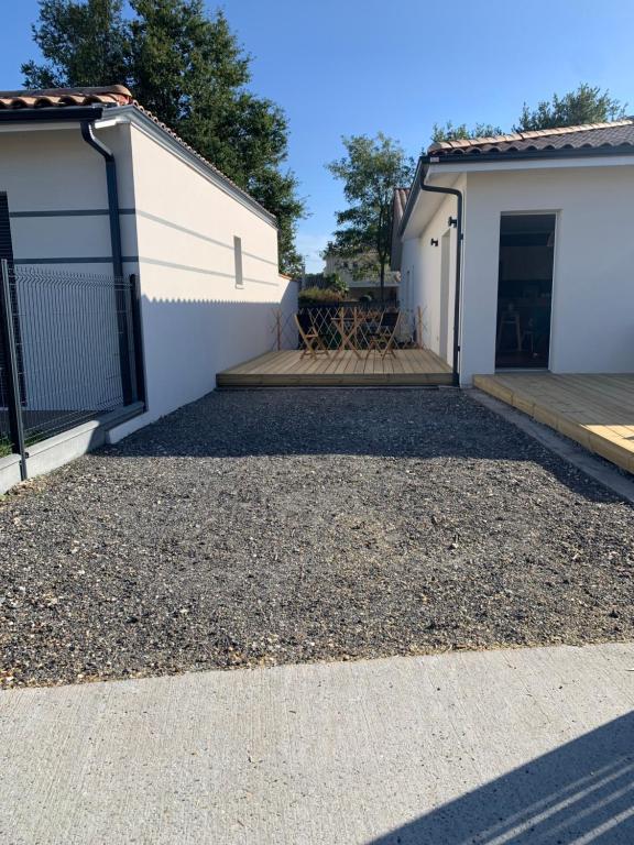 Budova, v ktorej sa apartmán nachádza