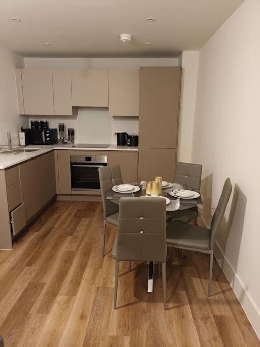 Lovely one bedroom apartment in Bicester Village., Bicester (updated