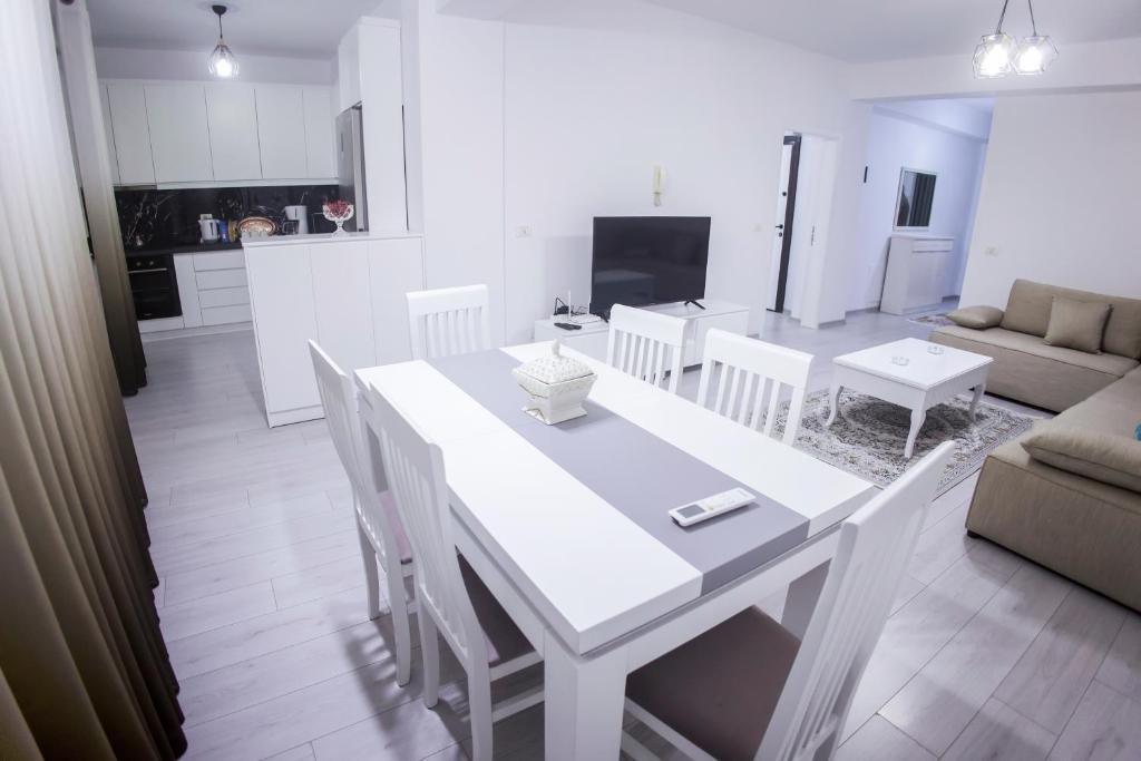 Kuchyň nebo kuchyňský kout v ubytování GRANDE APARTMENT KORCE