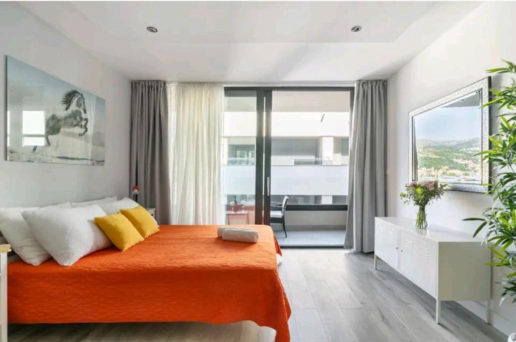 Posteľ alebo postele v izbe v ubytovaní Gorgeous Dubrovnik sea view apartment with free parking