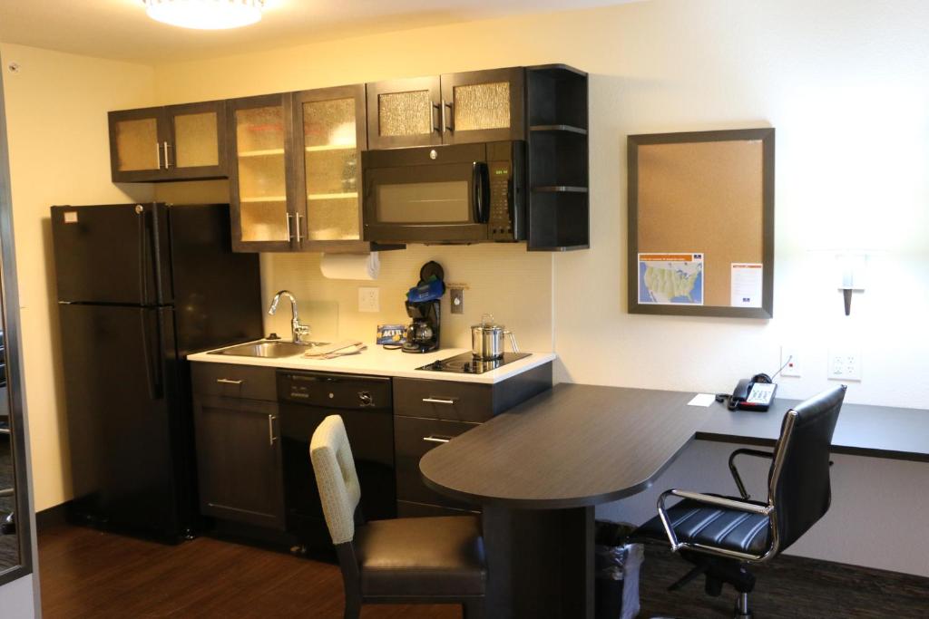 Candlewood Suites Bloomington by IHG photo