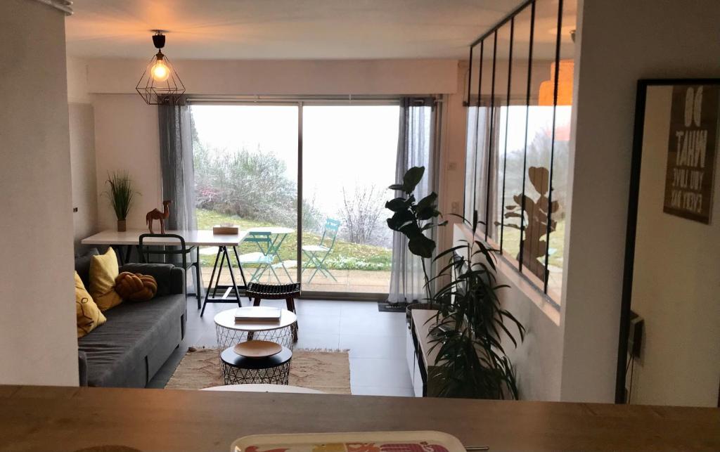 Posedenie v ubytovaní Chez Isa, loft 55m2, jardin, vue, parking, entrée autonome