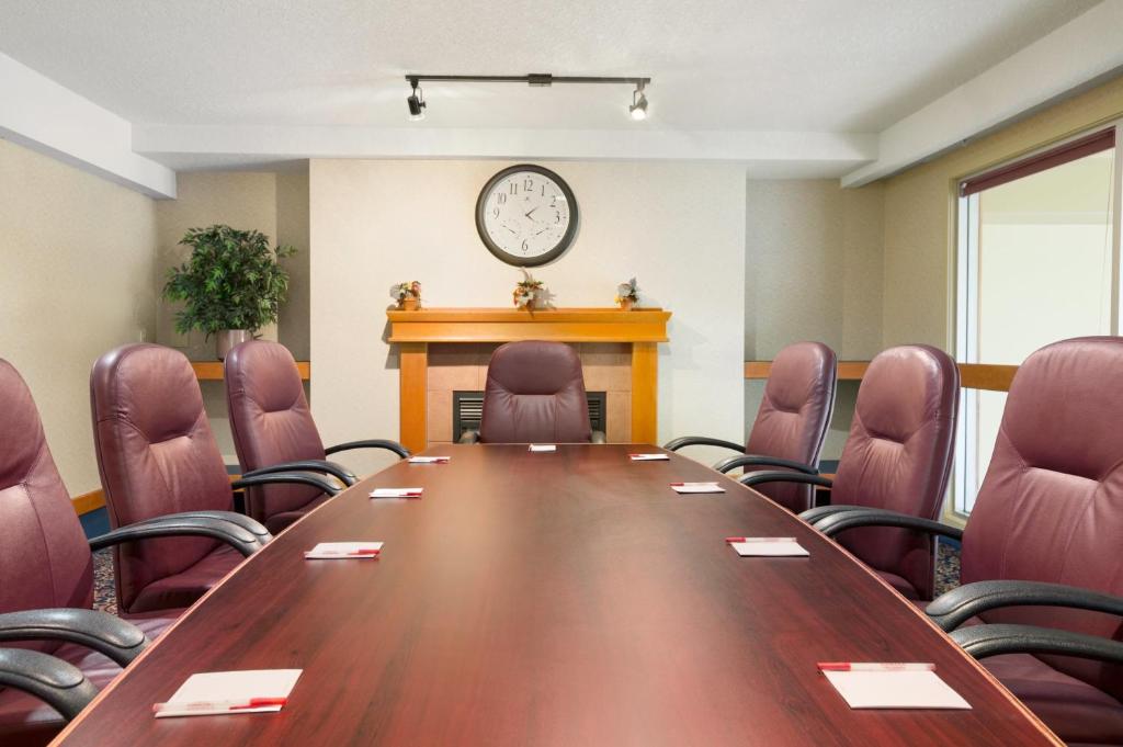 Canmore Inn & Suites - Resim 21