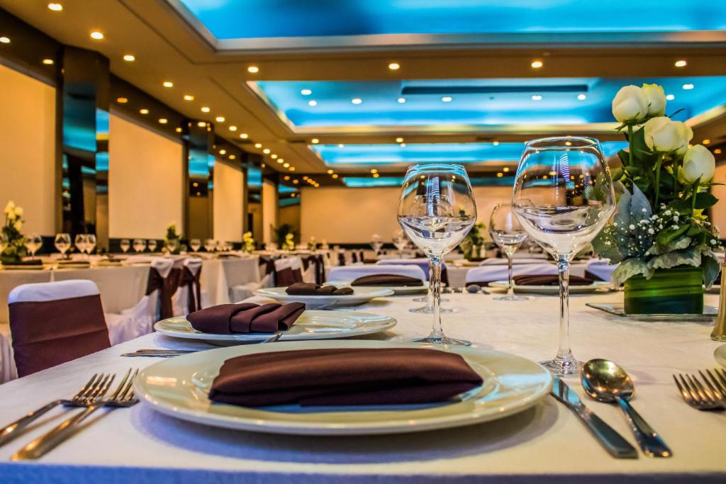 Posezení v ubytování Hotel Guadalajara Plaza Ejecutivo