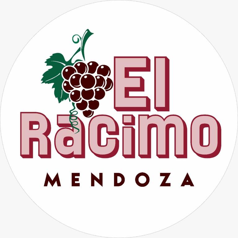 a label for a restaurant with a bunch of blackberries at El Racimo in Ciudad Lujan de Cuyo