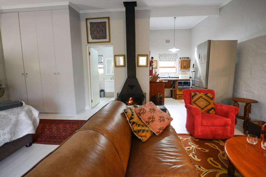Fynbos Garden Cottage - Image 8