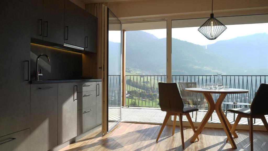 Nespecifikovaný výhled na hory nebo výhled na hory při pohledu z apartmánu