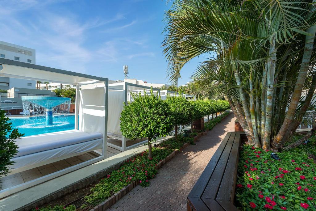 Bazén v ubytování Riviera by Isrotel Collection nebo v jeho okolí