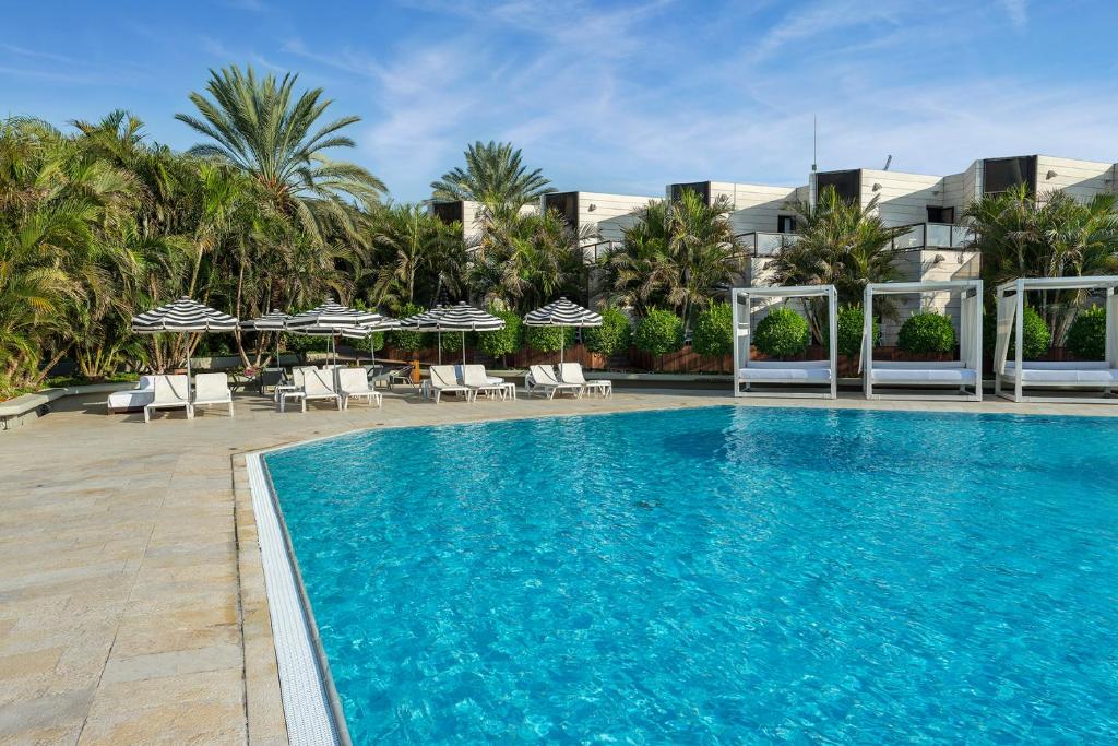 Bazén v ubytování Riviera by Isrotel Collection nebo v jeho okolí