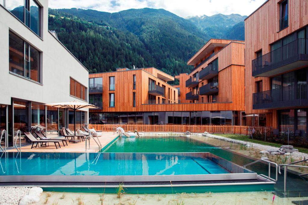 Nespecifikovaný výhled na hory nebo výhled na hory při pohledu z aparthotelu