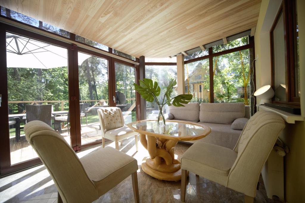 The Paradise House - Two-Bedroom House