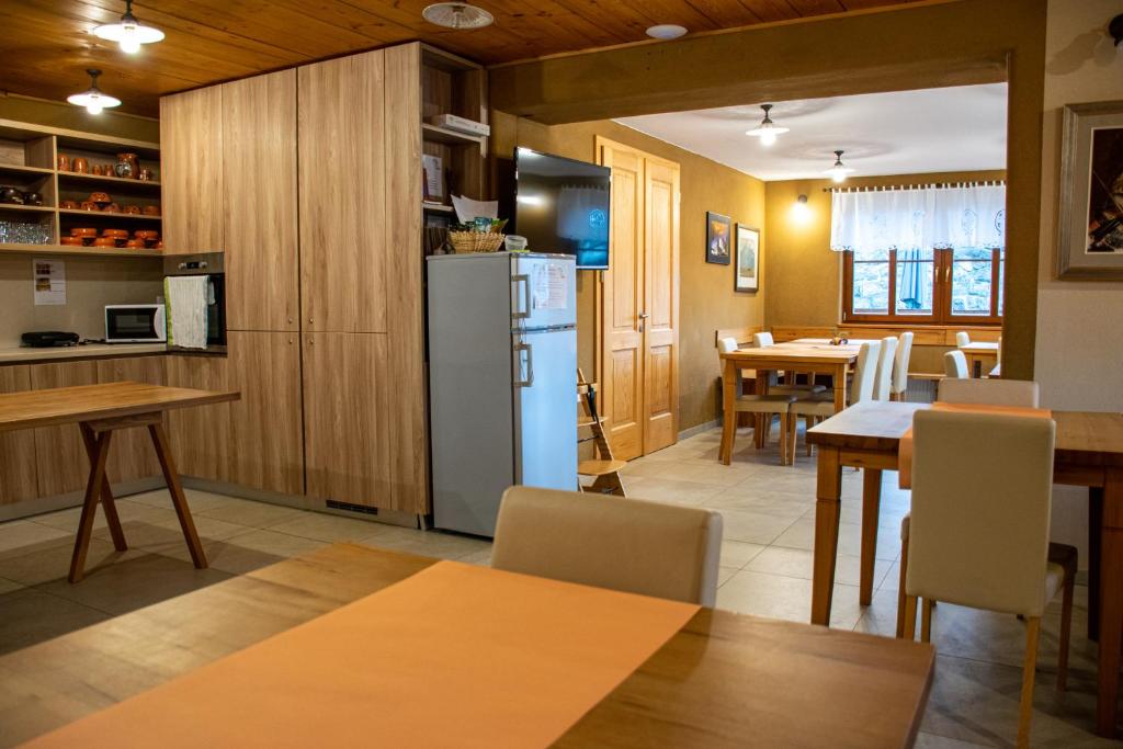 Kuchyň nebo kuchyňský kout v ubytování Youth Hostel Arsviva
