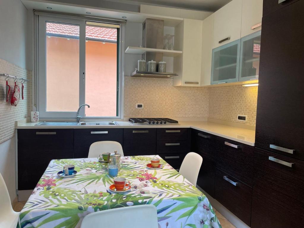 A kitchen or kitchenette at Apartment Casa Oneglia by Interhome