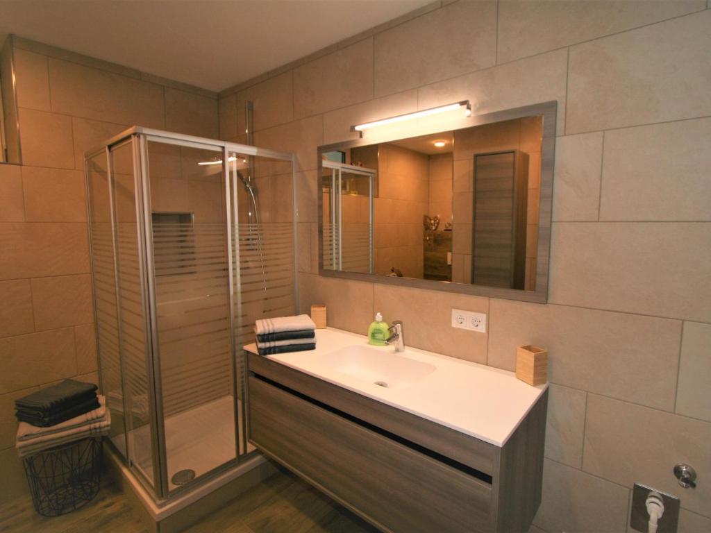 Kúpeľňa v ubytovaní Apartment Sonnigs Platzl by Interhome