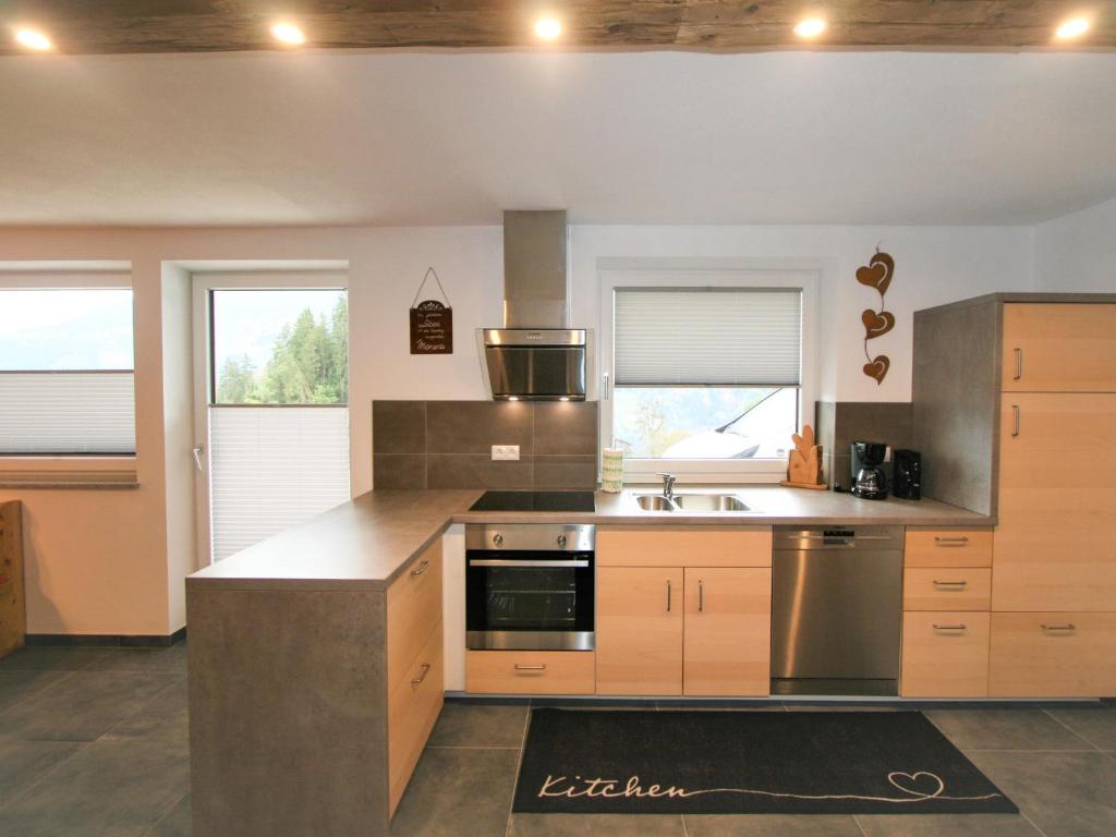 Kuchyňa alebo kuchynka v ubytovaní Apartment Sonnigs Platzl by Interhome