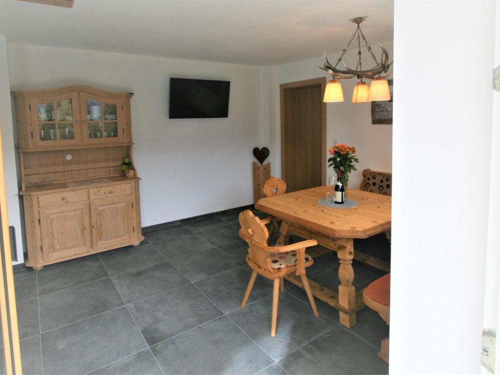 Televízia a/alebo spoločenská miestnosť v ubytovaní Apartment Sonnigs Platzl by Interhome