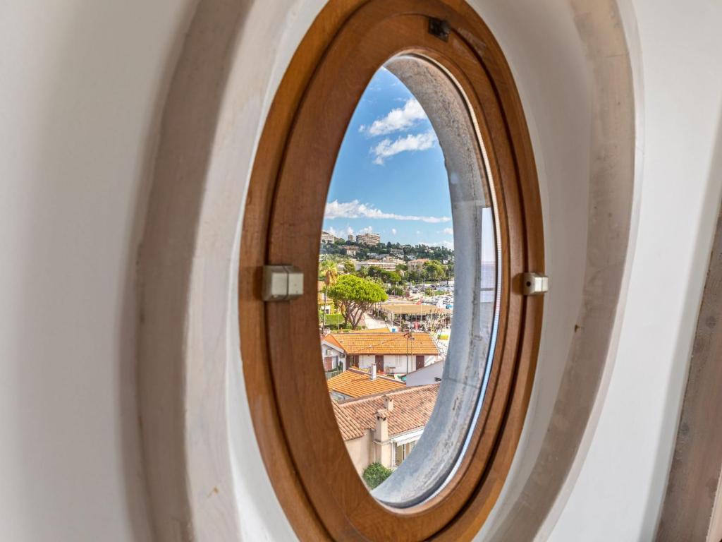 Zdjęcie z galerii obiektu Apartment Les Araucarias by Interhome w Cannes