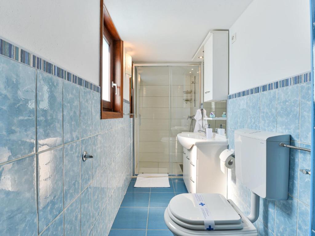 Koupelna v ubytování Holiday Home Otavia by Interhome
