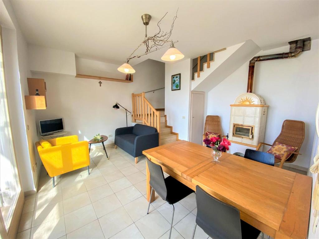 Część wypoczynkowa w obiekcie Holiday Home Casa Chiara by Interhome