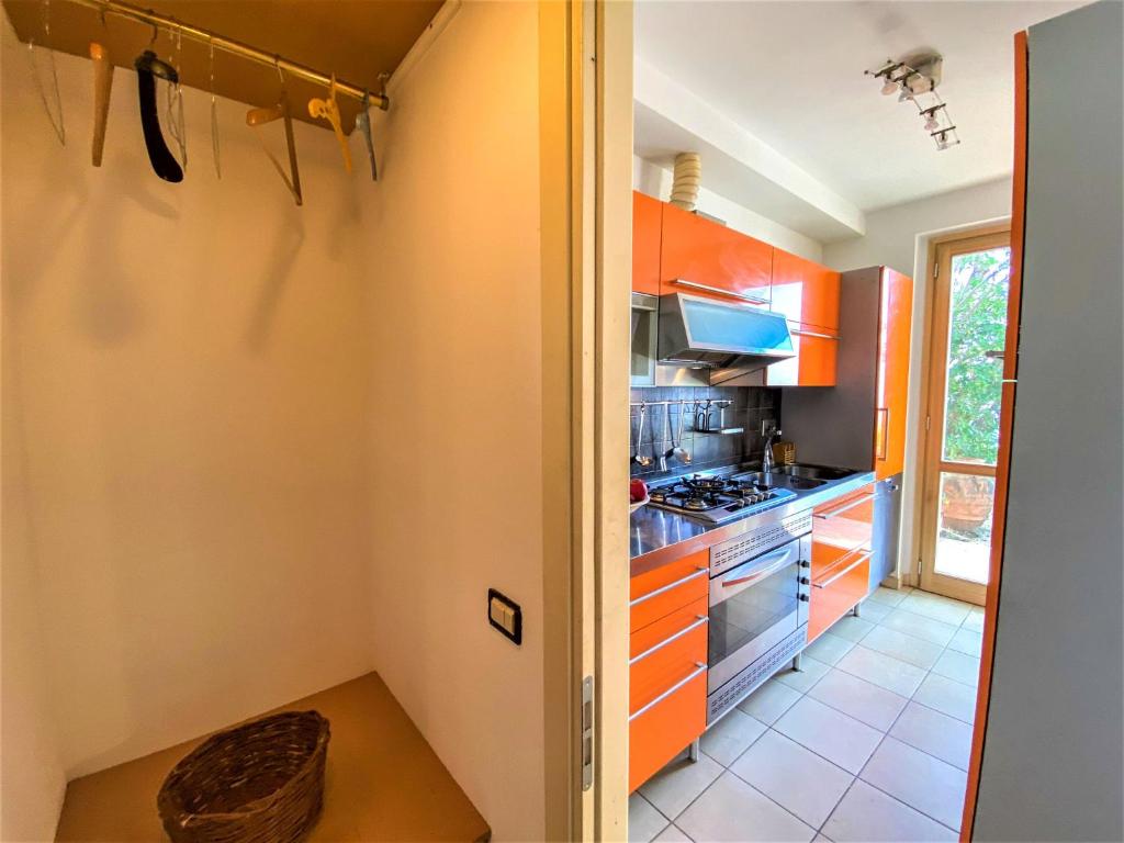 Kuchnia lub aneks kuchenny w obiekcie Holiday Home Casa Chiara by Interhome
