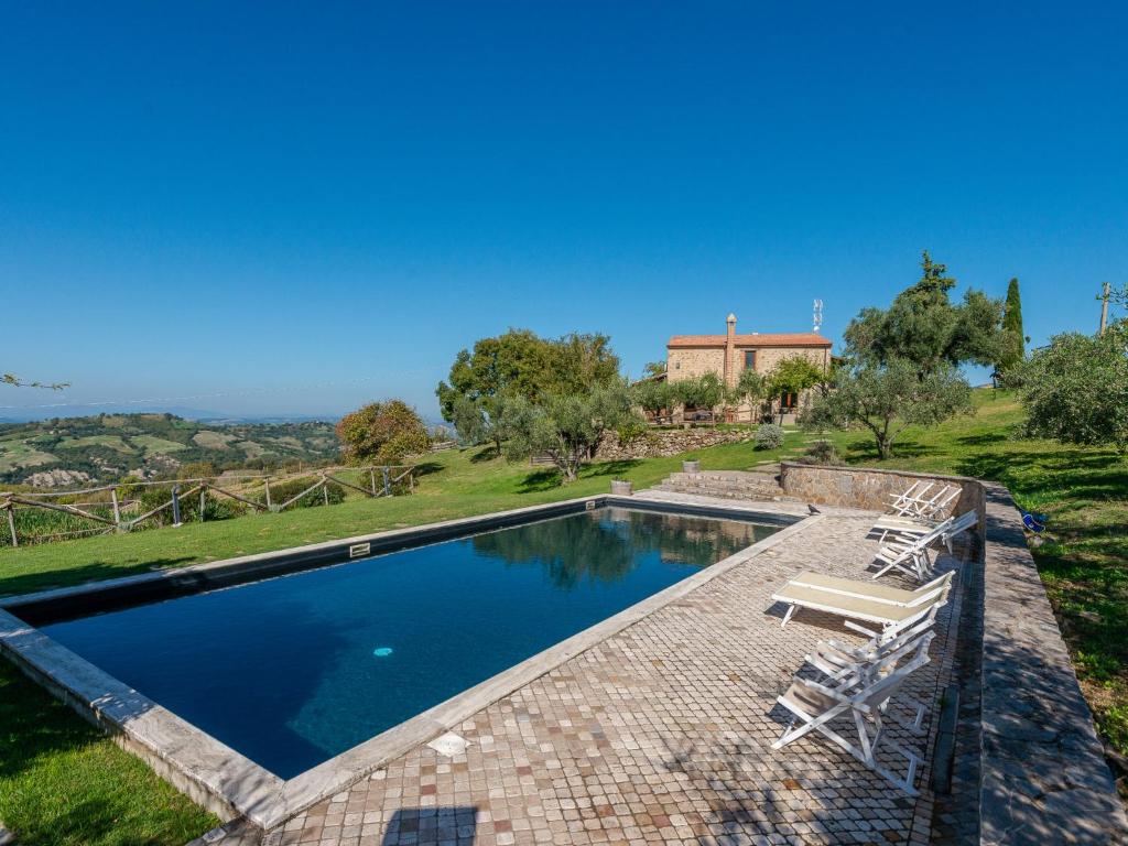 Poolen vid eller i närheten av Holiday Home Meridiana by Interhome