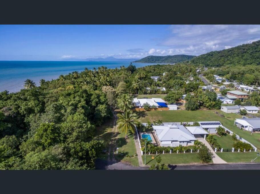 Vacation Home WATERFRONT RETREAT WONGA BEACH, Wonga, Australia