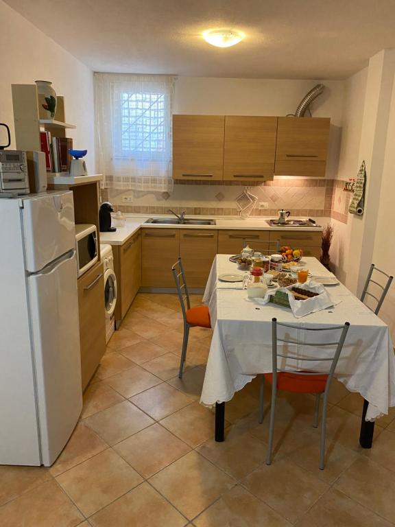 Kuchnia lub aneks kuchenny w obiekcie Taverna MaFé