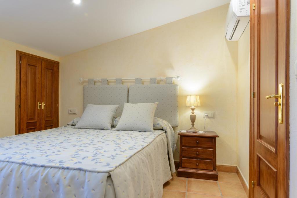 Booking.com: Can Marti, nice rural holiday home , Capmany ...
