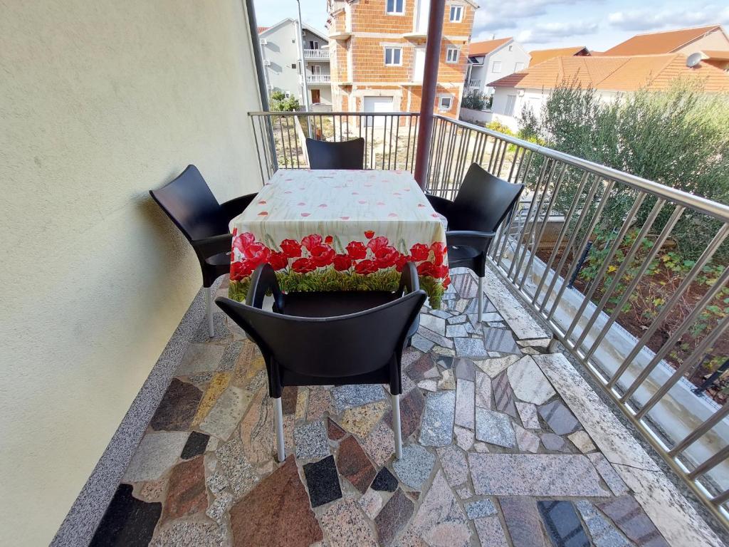 Fotografie z fotogalerie ubytování Apartment house Slavka v destinaci Vodice