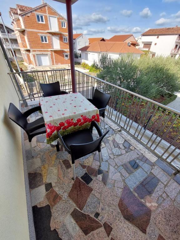 Fotografie z fotogalerie ubytování Apartment house Slavka v destinaci Vodice