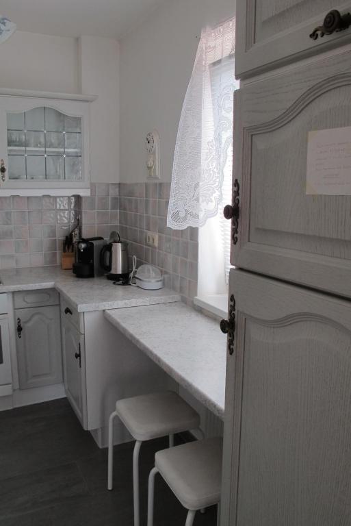 Kuchyň nebo kuchyňský kout v ubytování Gemütliche Ferienwohnung