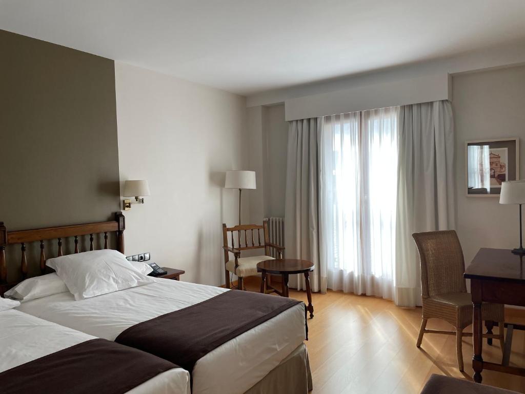 Parador de Puebla de Sanabria, Puebla de Sanabria – Precios ...