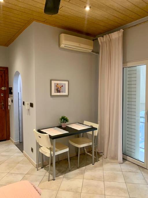 Fotografia z galérie ubytovania Beautiful apartment Athens Keramikos v Aténach