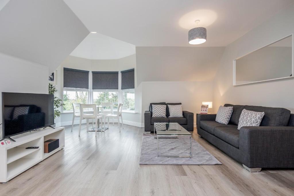 Roomspace Serviced Apartments King Johns Place, Egham, UK