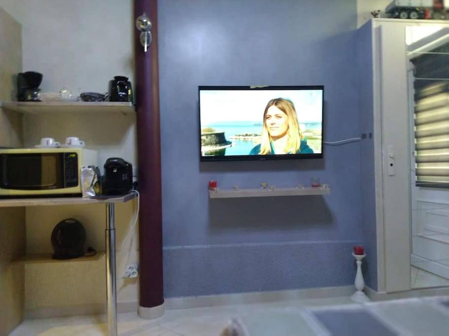 Kuchnia lub aneks kuchenny w obiekcie Studio idéal pour deux voyageurs sur Marseille