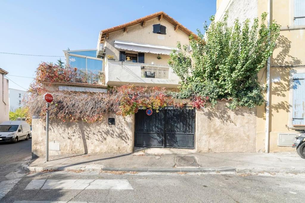Budynek, w którym mieści się apartament