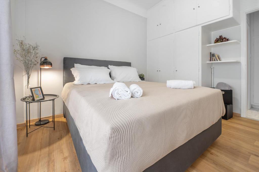 Posteľ alebo postele v izbe v ubytovaní Luxury 2 bdroom apt- Megaro Mousikis