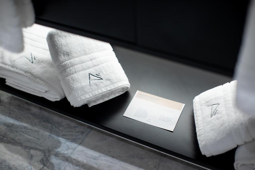 Prado Luxury Hotel - Image 2