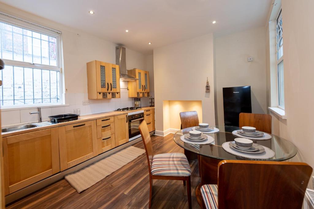 Kuchyň nebo kuchyňský kout v ubytování Beech Apparent lovely spacious double room